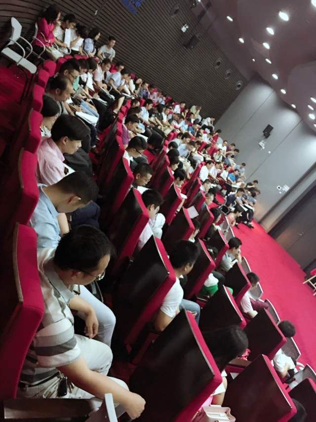 太陽(yáng)能智慧路燈，太陽(yáng)能路燈廠家，太陽(yáng)能路燈價(jià)格