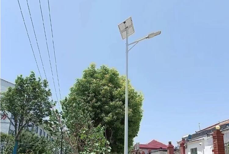 太陽(yáng)能路燈燈桿上面漆的作用